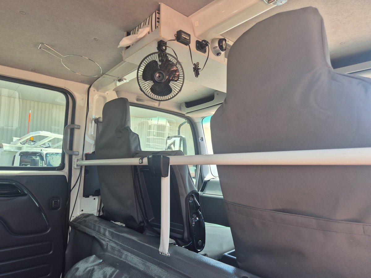 2022 Isuzu Trucks Nps 75/45-155 4x4 Crew Tray image 17