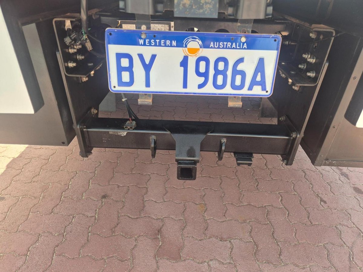 2022 Isuzu Nps 75/45-155 4X4 Crew Tray image 15