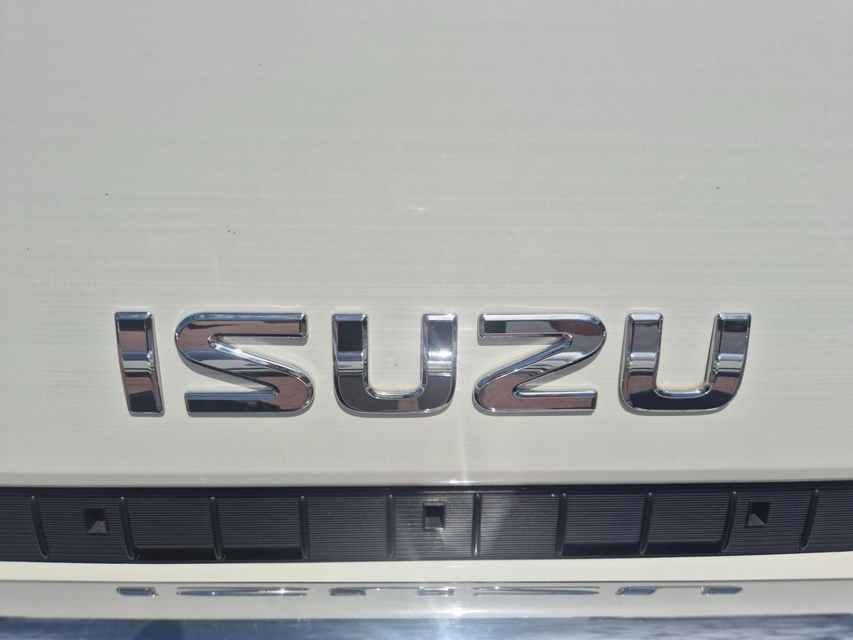 2022 Isuzu Nps 75/45-155 4X4 Crew Tray image 26