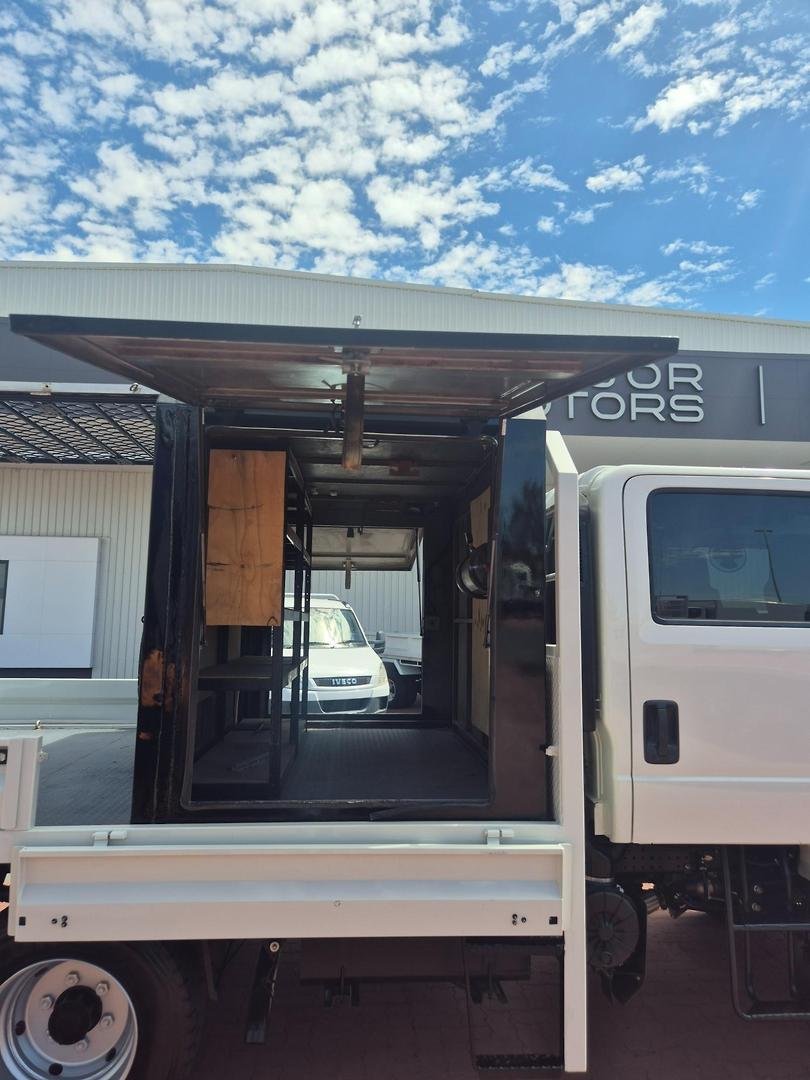 2022 Isuzu Nps 75/45-155 4X4 Crew Tray image 4