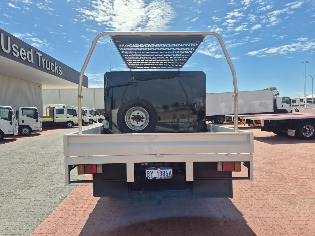 2022 Isuzu Nps 75/45-155 4X4 Crew Tray image 7
