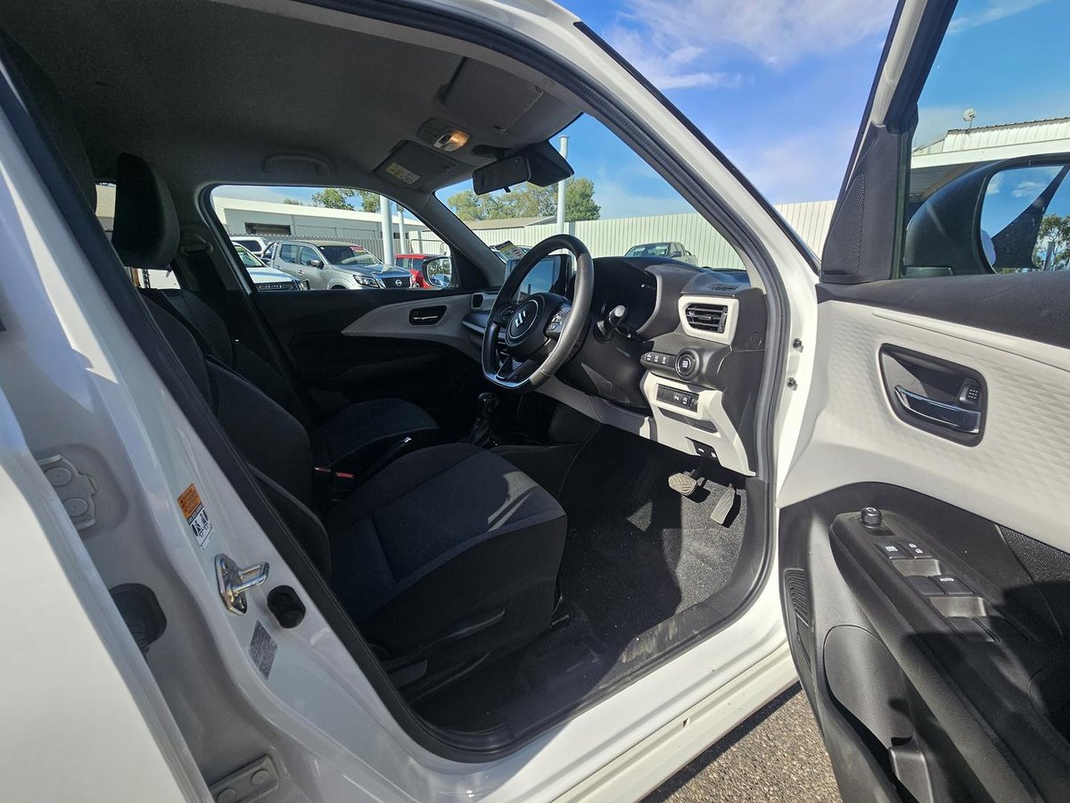 2024 Suzuki Swift Hybrid Plus UZ image 7