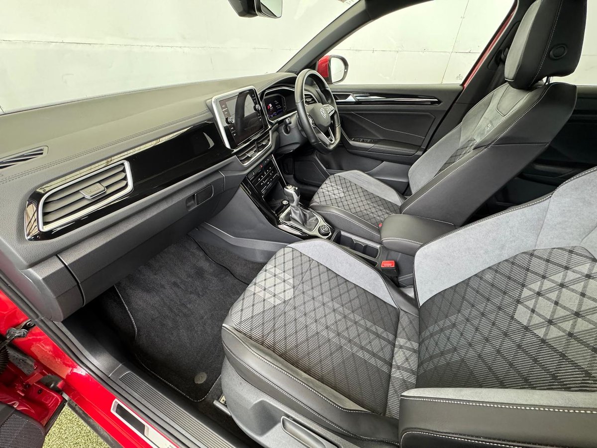 2022 Volkswagen T-Roc 140TSI R-Line D11 MY23 Four Wheel Drive image 13