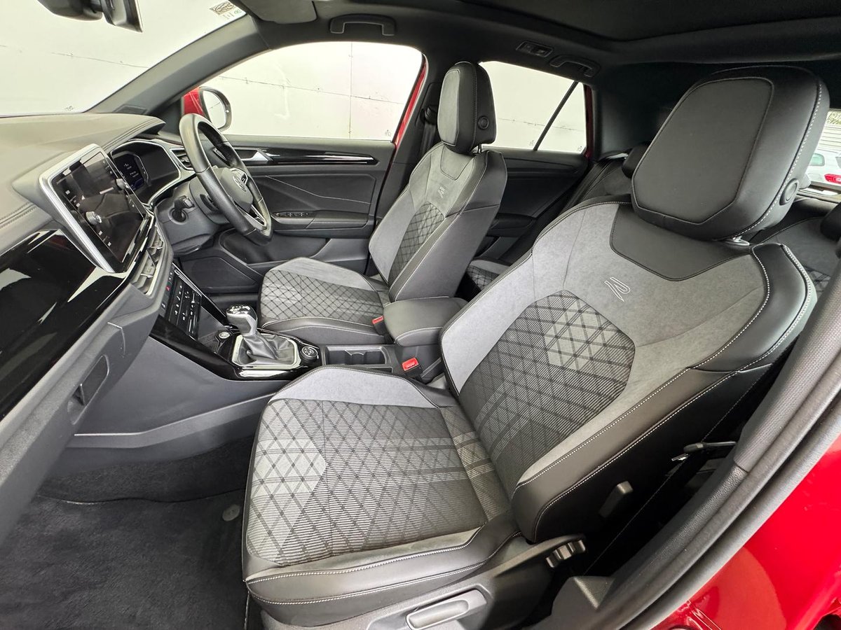 2022 Volkswagen T-Roc 140TSI R-Line D11 MY23 Four Wheel Drive image 12