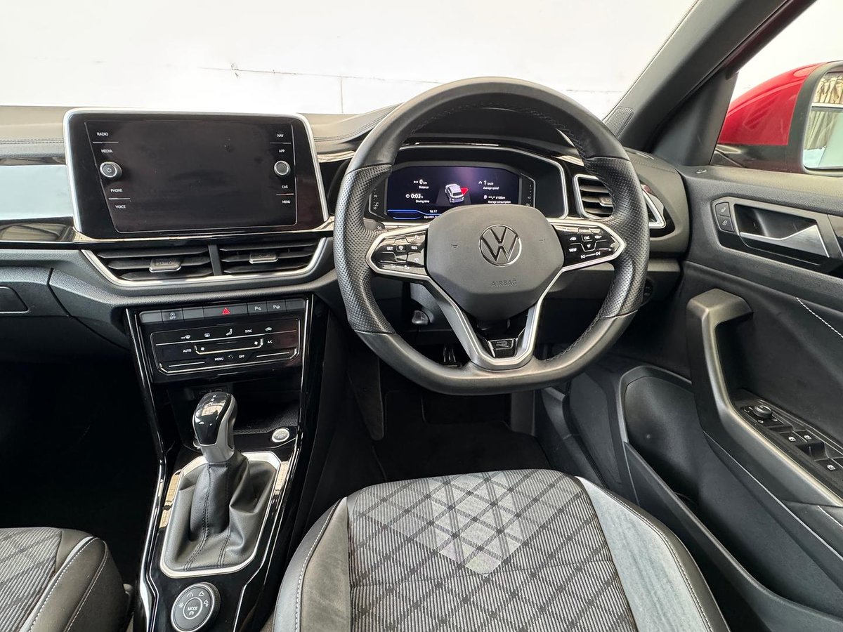 2022 Volkswagen T-Roc 140TSI R-Line D11 MY23 Four Wheel Drive image 9