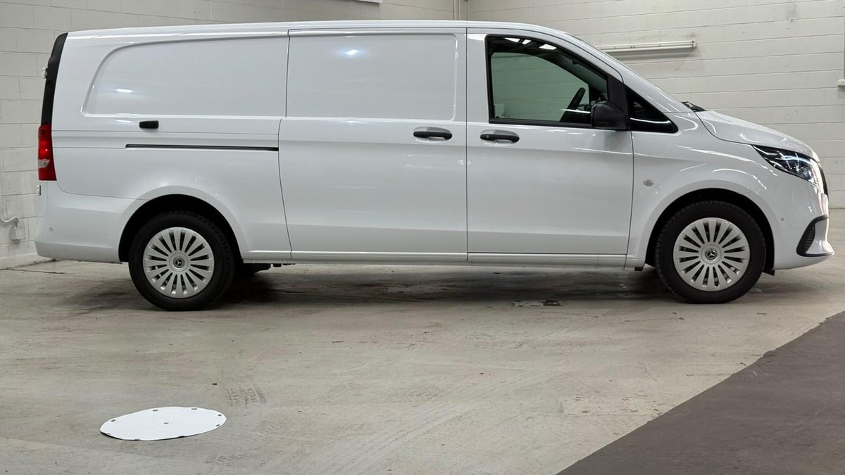 2014 Toyota Hiace image 7