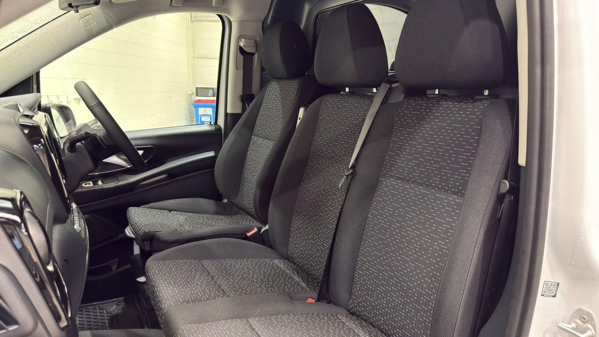 2014 Toyota Hiace image 20
