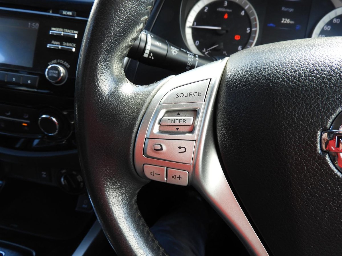 2016 Nissan Navara ST D23 4X4 Dual Range image 17