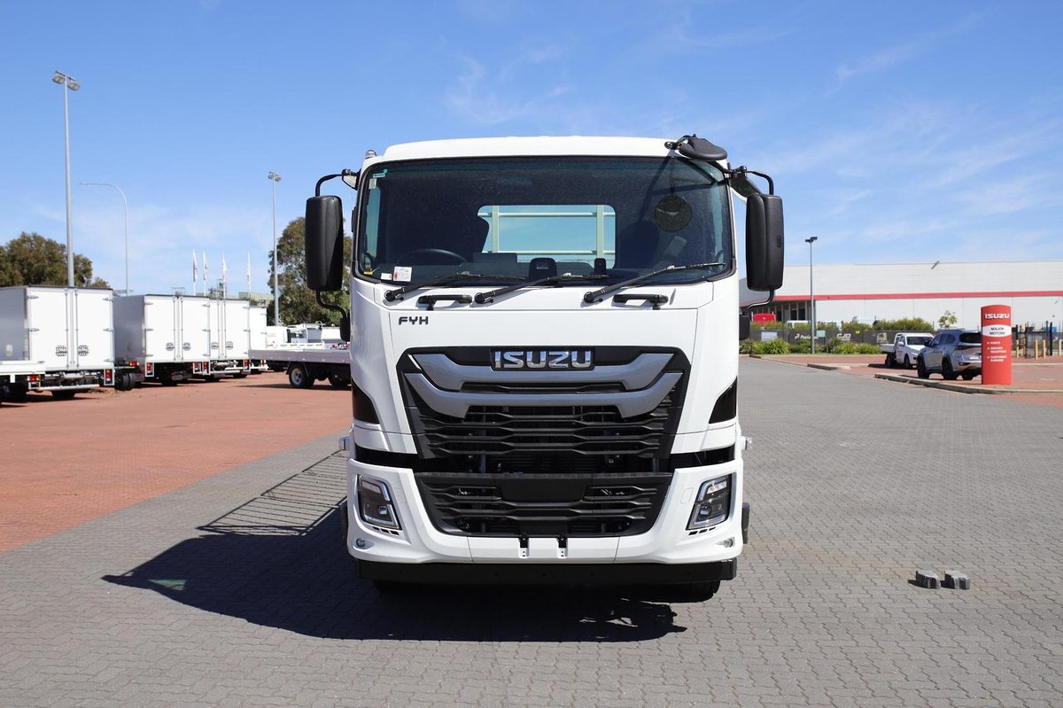 2026 Isuzu Fyh 320-355 R58 At image 3