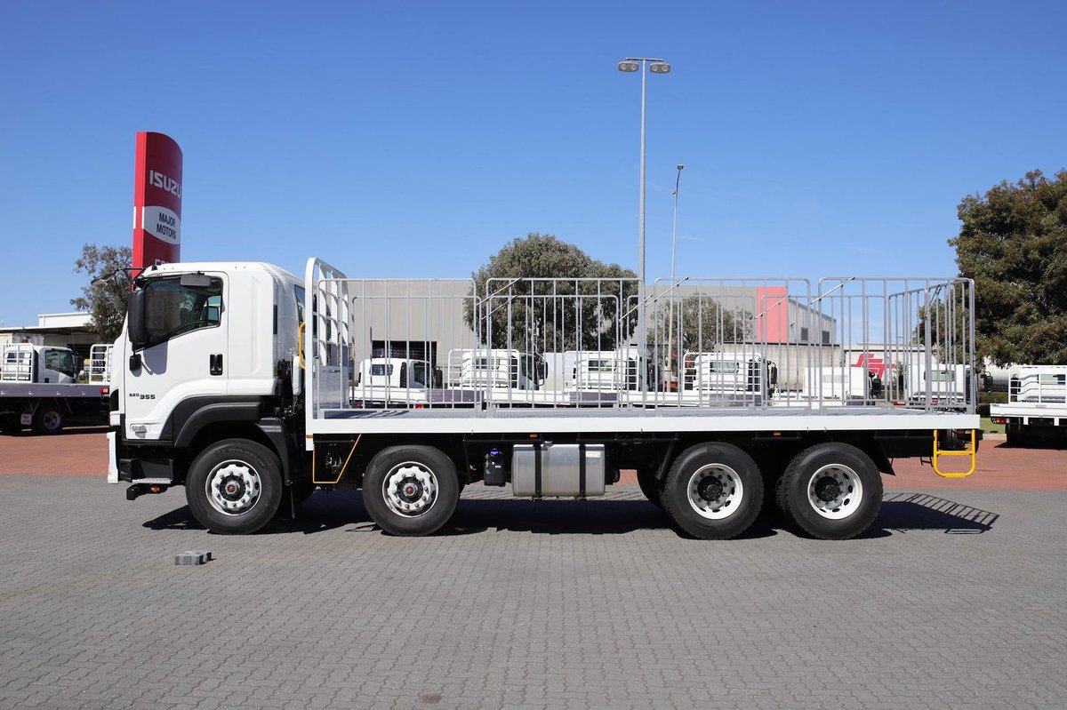 2026 Isuzu Fyh 320-355 R58 At image 10