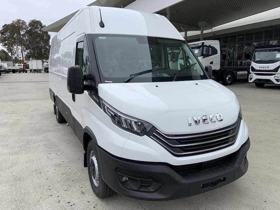 2025 Iveco Daily 35S14V image 18