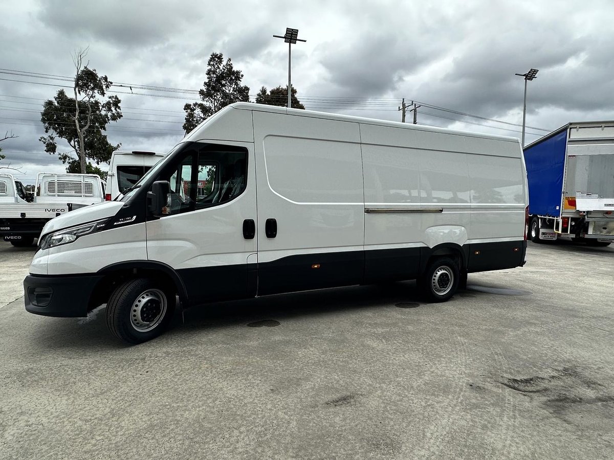 2025 Iveco Daily 35S14V image 6