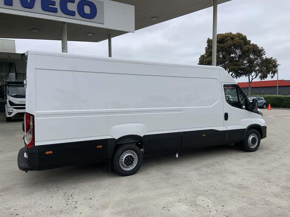 2025 Iveco Daily 35S14V image 19