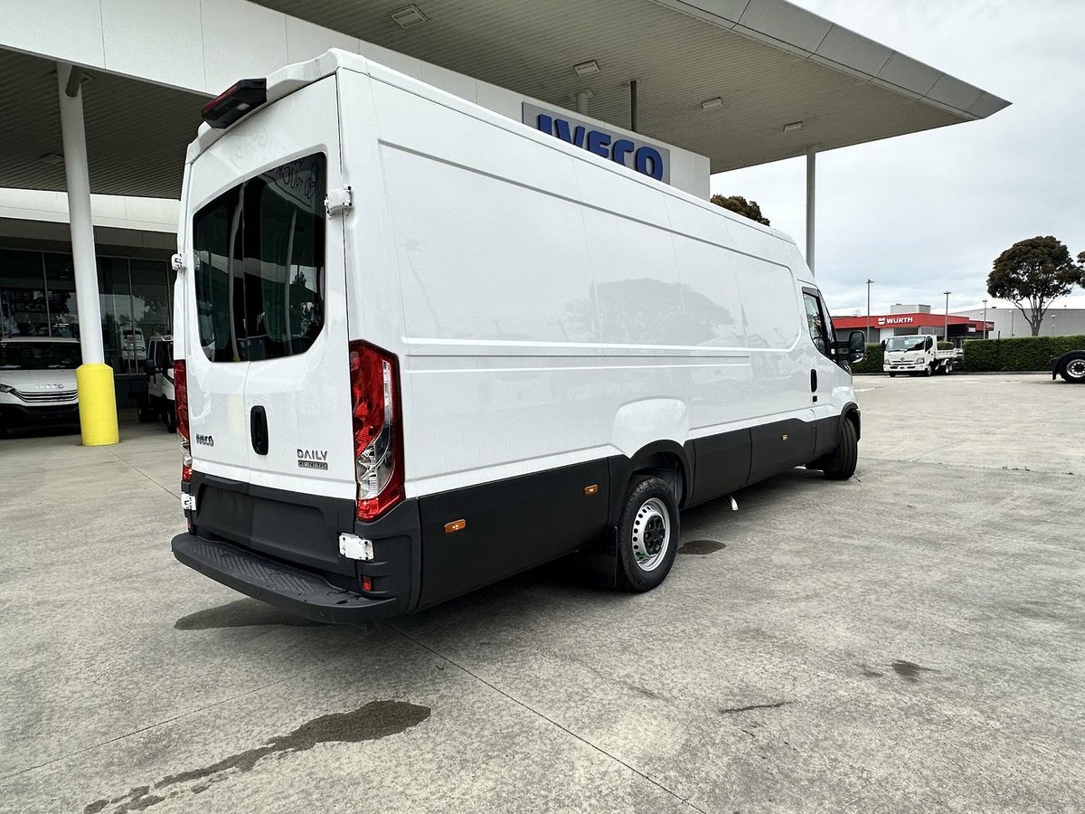2025 Iveco Daily 35S14V image 2