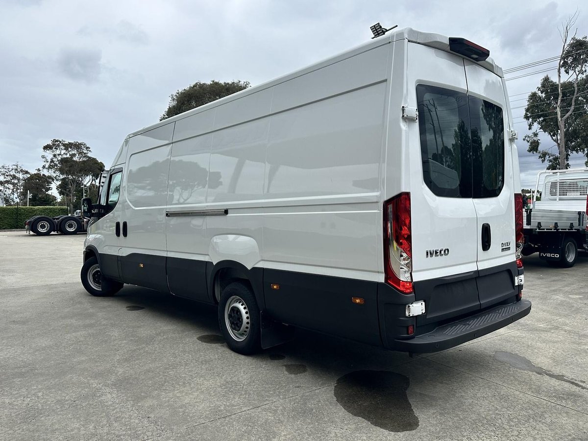 2025 Iveco Daily 35S14V image 4