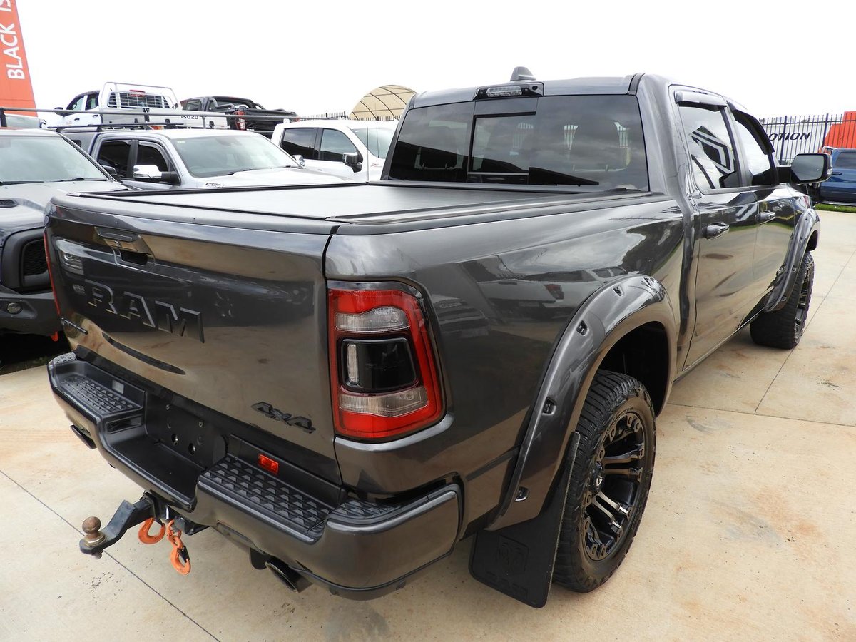 2022 RAM 1500 Limited DT image 6
