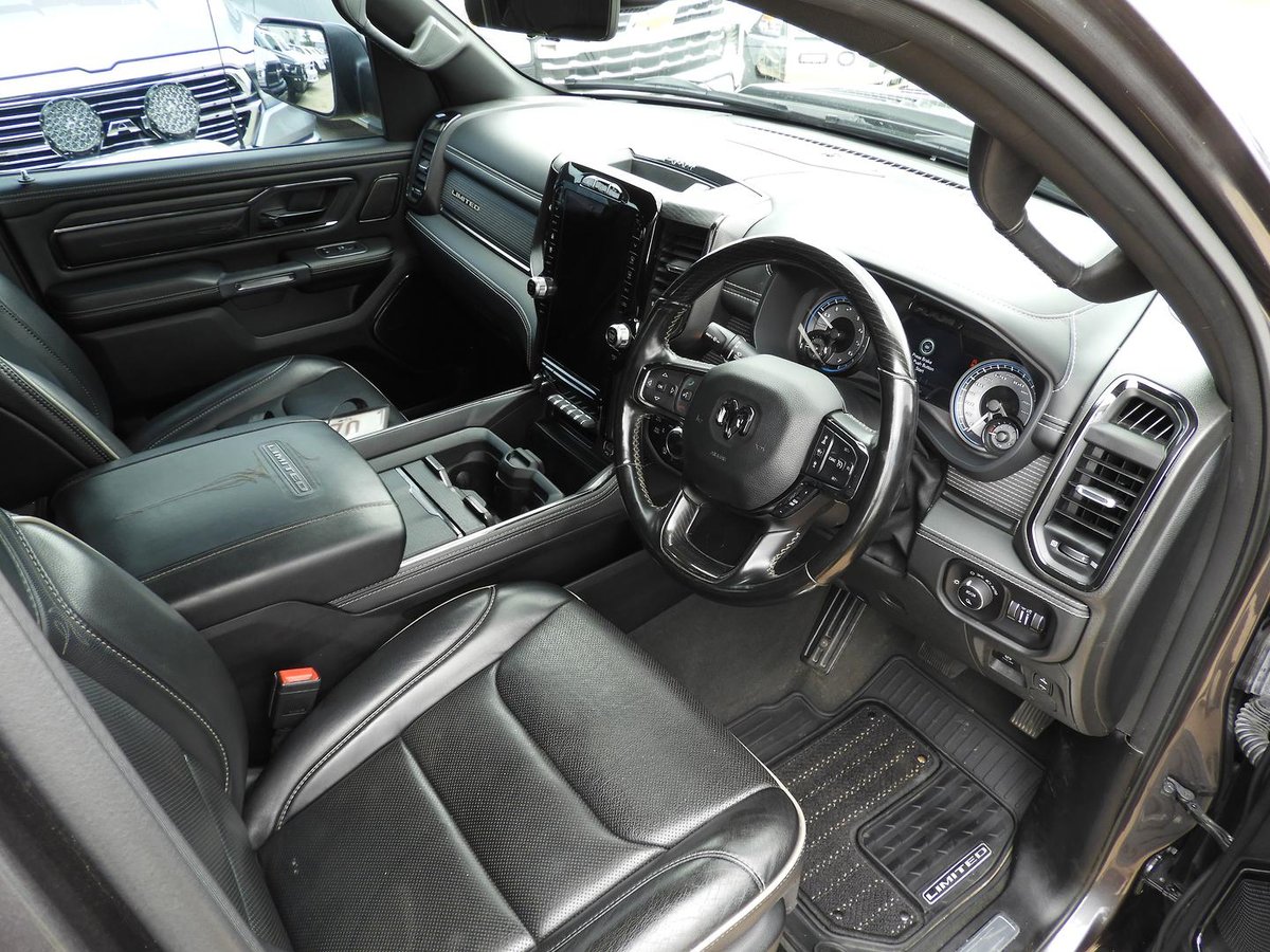 2022 RAM 1500 Limited DT image 8