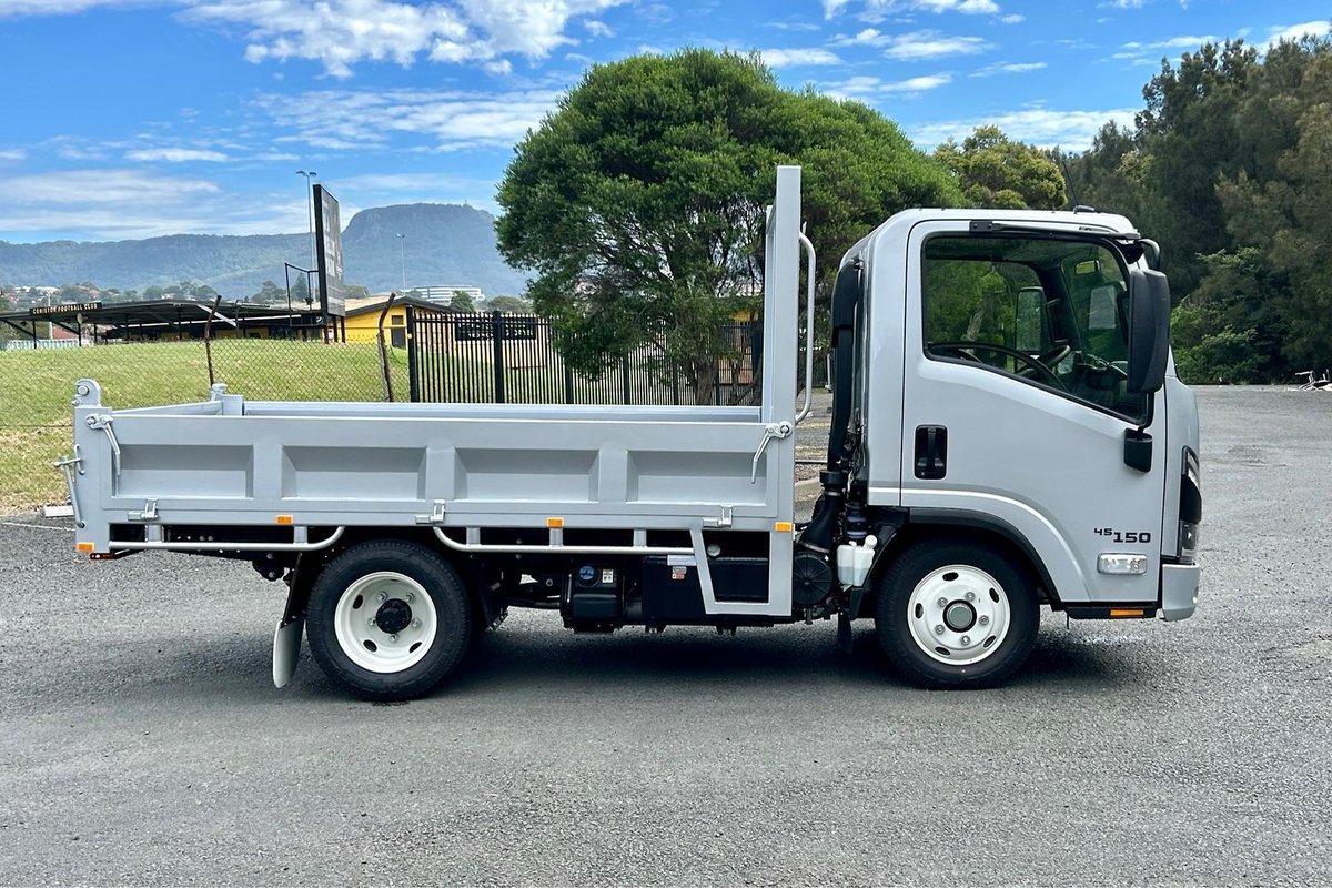 2025 Isuzu N Series NLR 45-150 DT D25 image 2