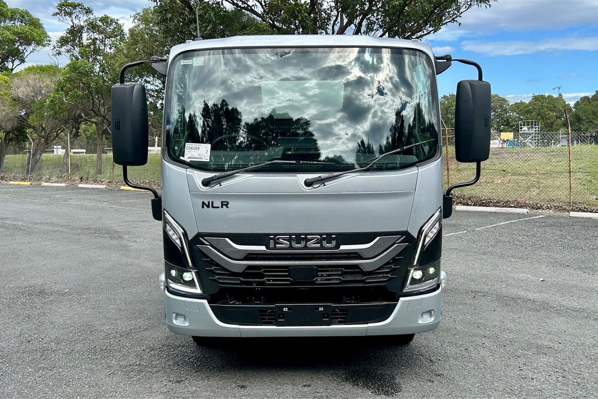 2025 Isuzu N Series NLR 45-150 DT D25 image 9