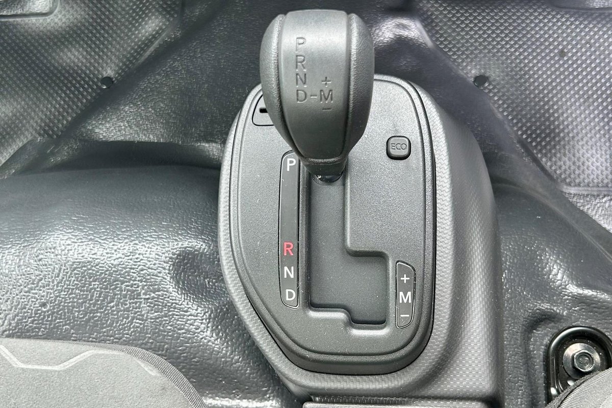 2025 Isuzu N Series NLR 45-150 DT D25 image 27