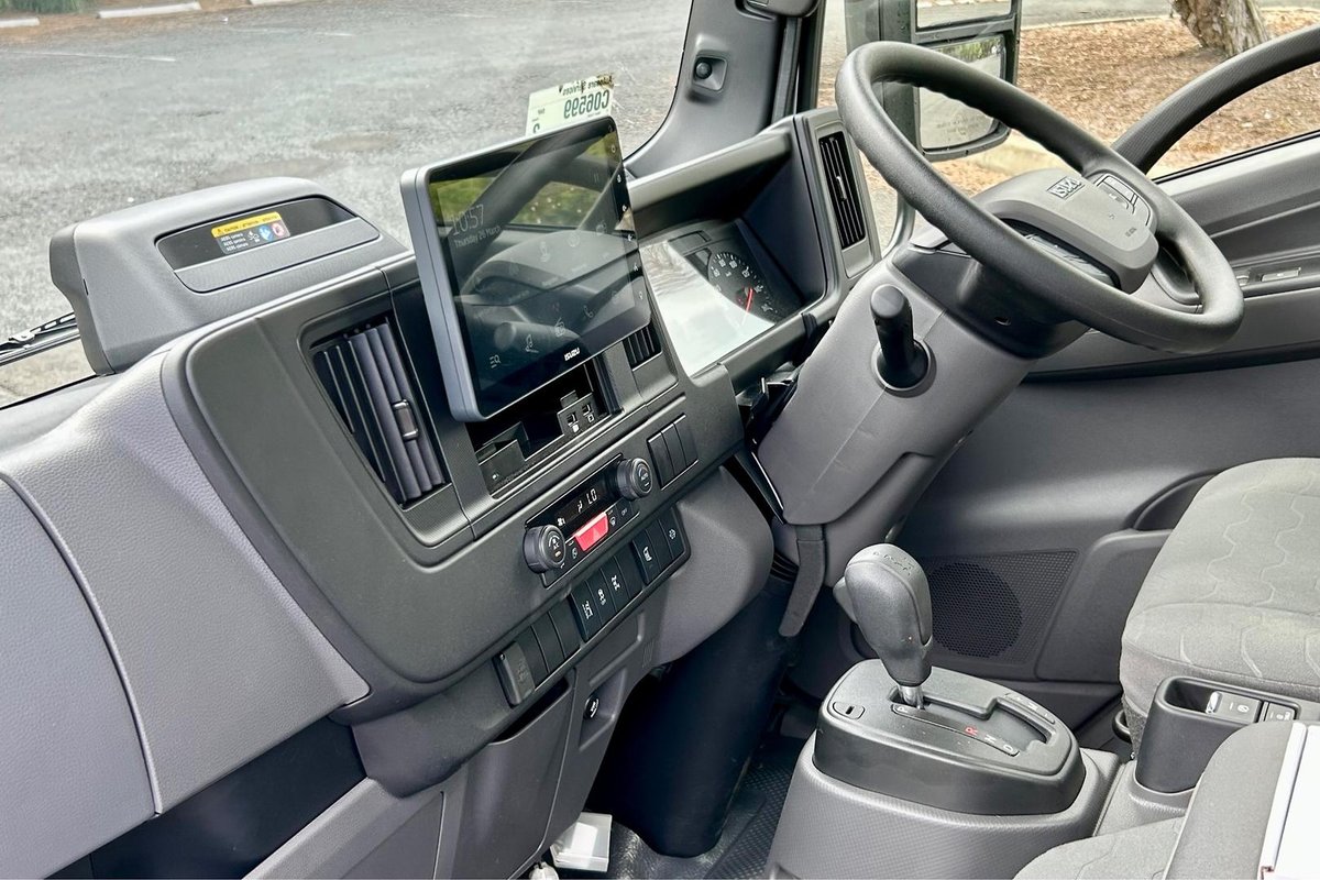 2025 Isuzu N Series NLR 45-150 DT D25 image 26
