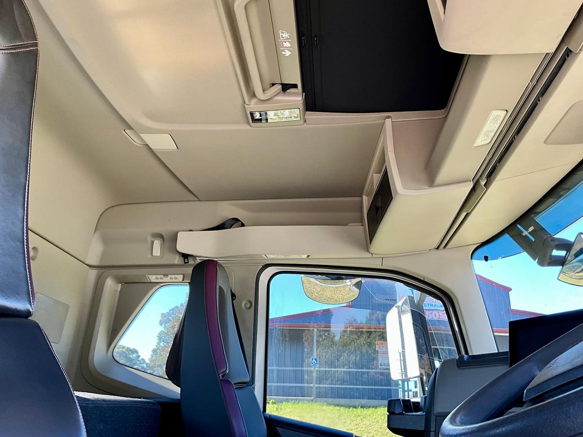 2022 Volvo Fm Series Fm11 image 19