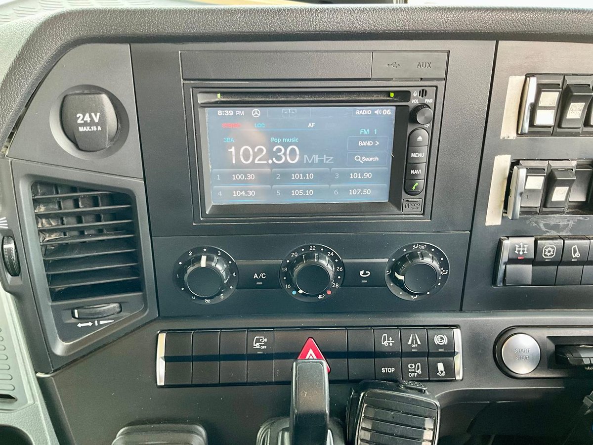 2018 Mercedes-Benz Actros 2658LS image 9