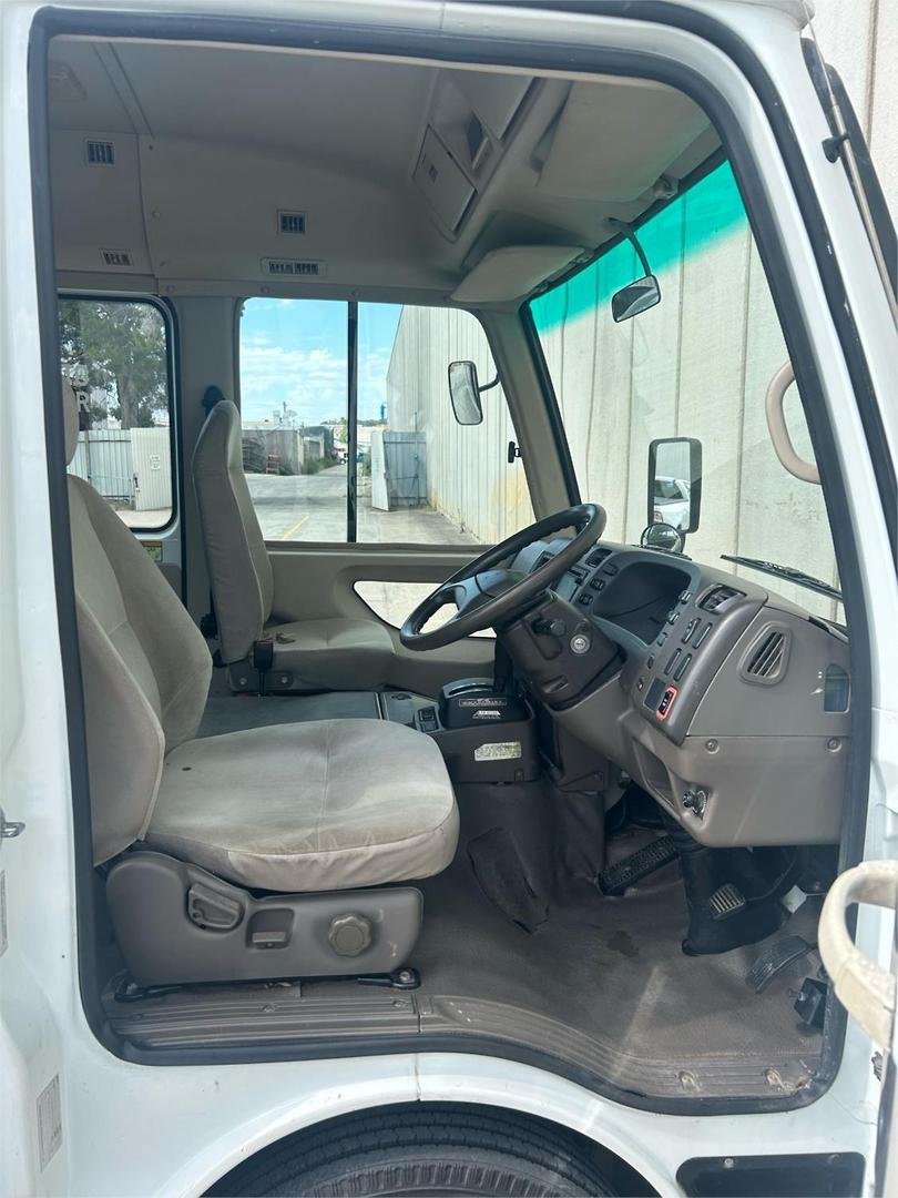 2012 Mitsubishi Rosa image 16