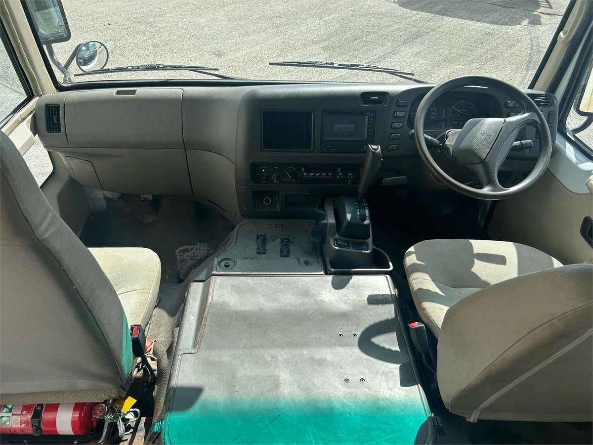 2012 Mitsubishi Rosa image 18
