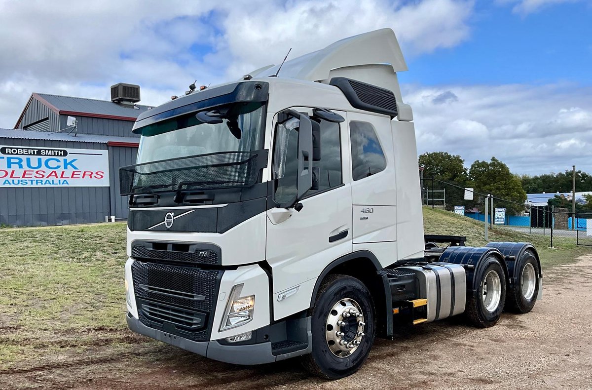 2022 Volvo Fm Series image 2