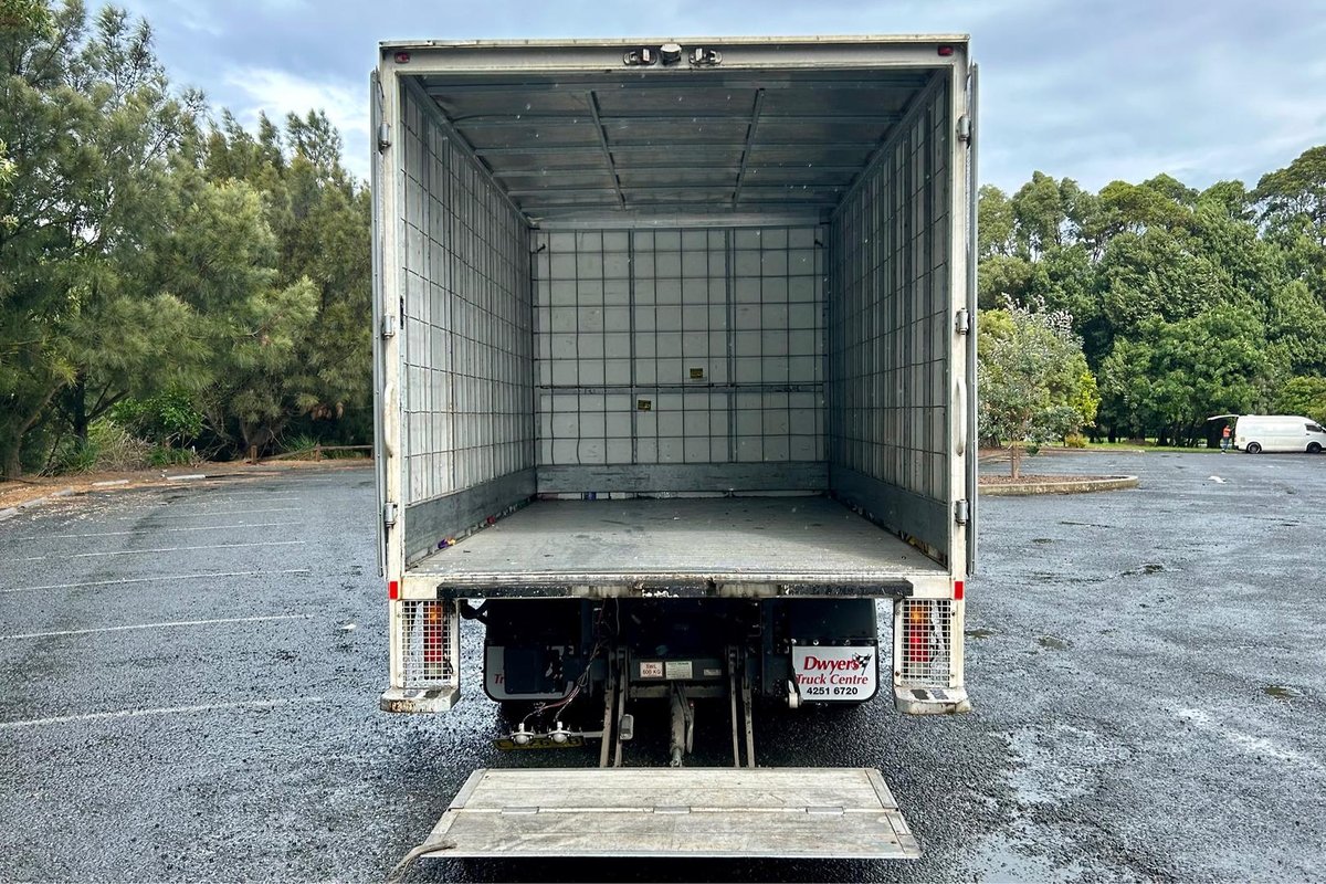 2019 Fuso Canter 515 image 14