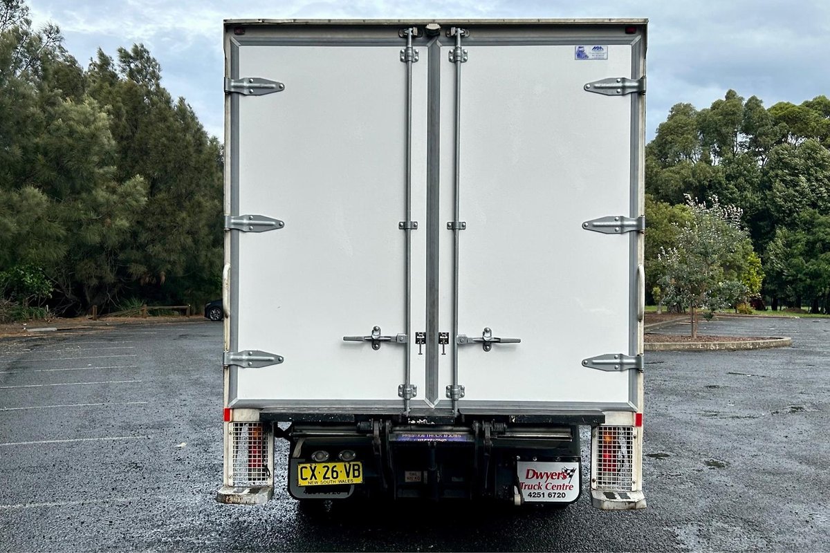 2019 Fuso Canter 515 image 4