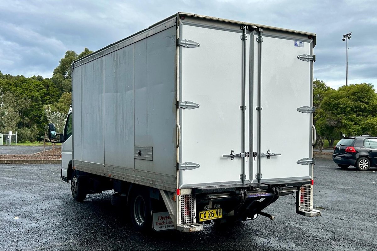 2019 Fuso Canter 515 image 5