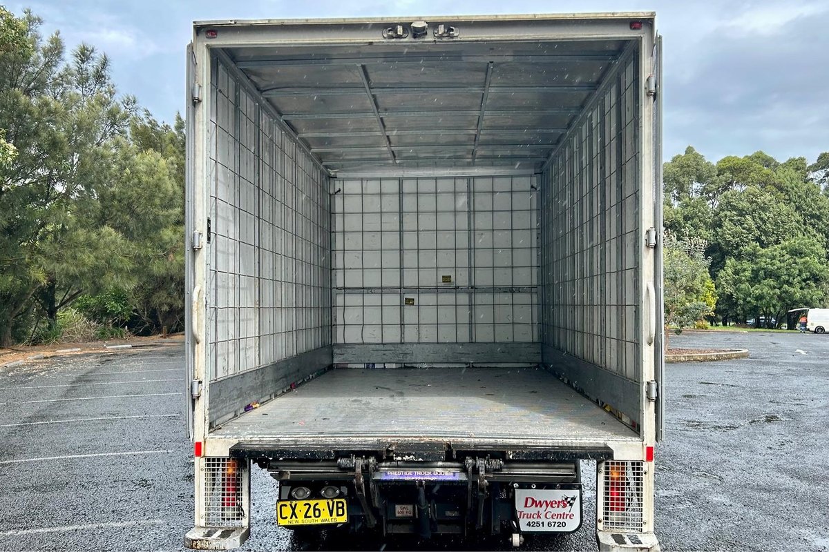 2019 Fuso Canter 515 image 9