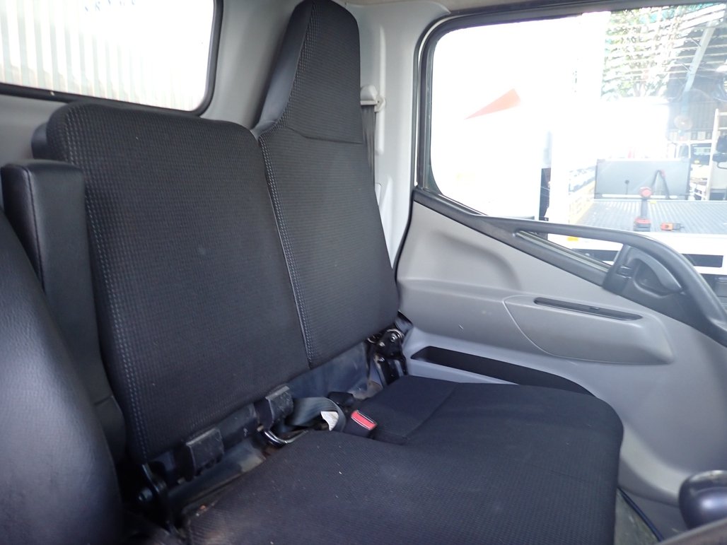 2022 Mitsubishi Canter 615 image 15