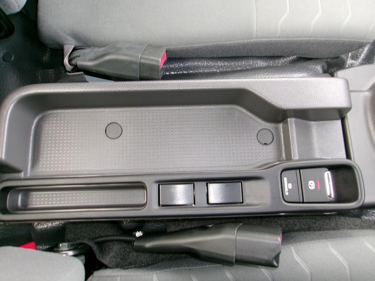 2025 Isuzu N Series image 27