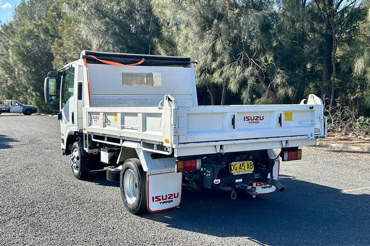 2023 Isuzu N Series Npr 45/55-155 Tipper image 3