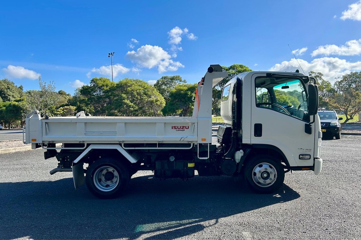 2023 Isuzu N Series Npr 45/55-155 Tipper image 6