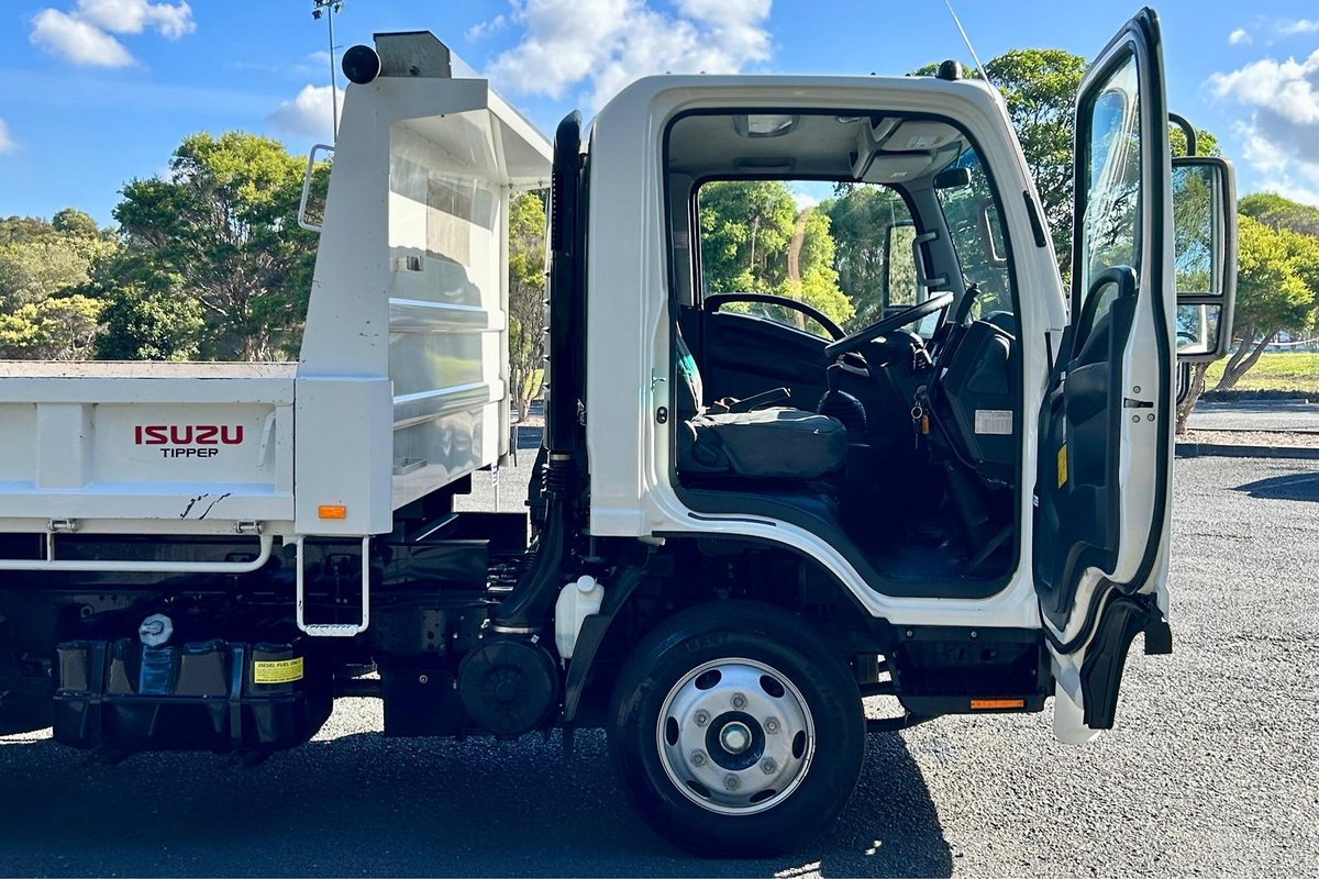 2023 Isuzu N Series Npr 45/55-155 Tipper image 24