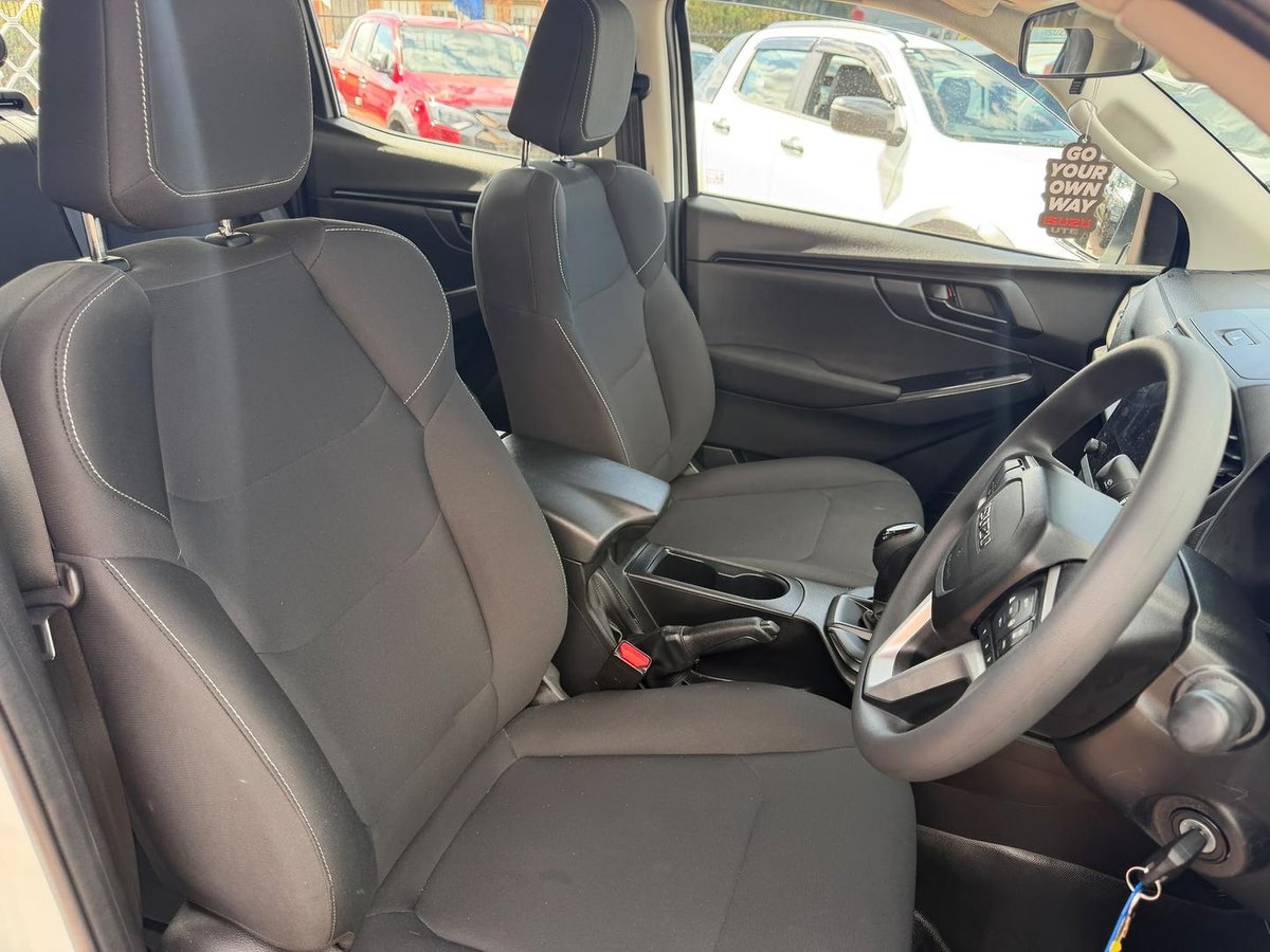 2025 Isuzu D-MAX SX MY25.5 4X4 Dual Range image 31