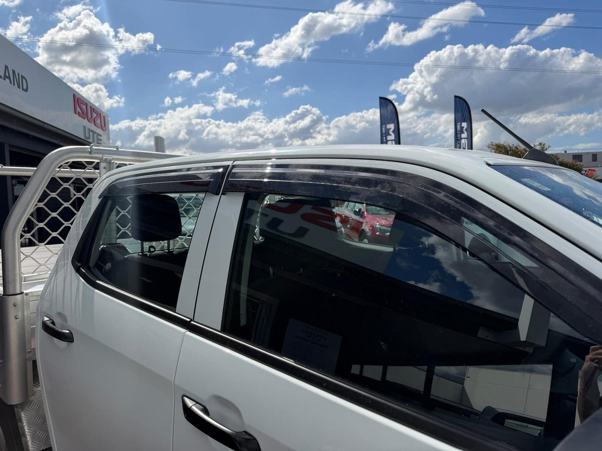 2025 Isuzu D-MAX SX MY25.5 4X4 Dual Range image 10