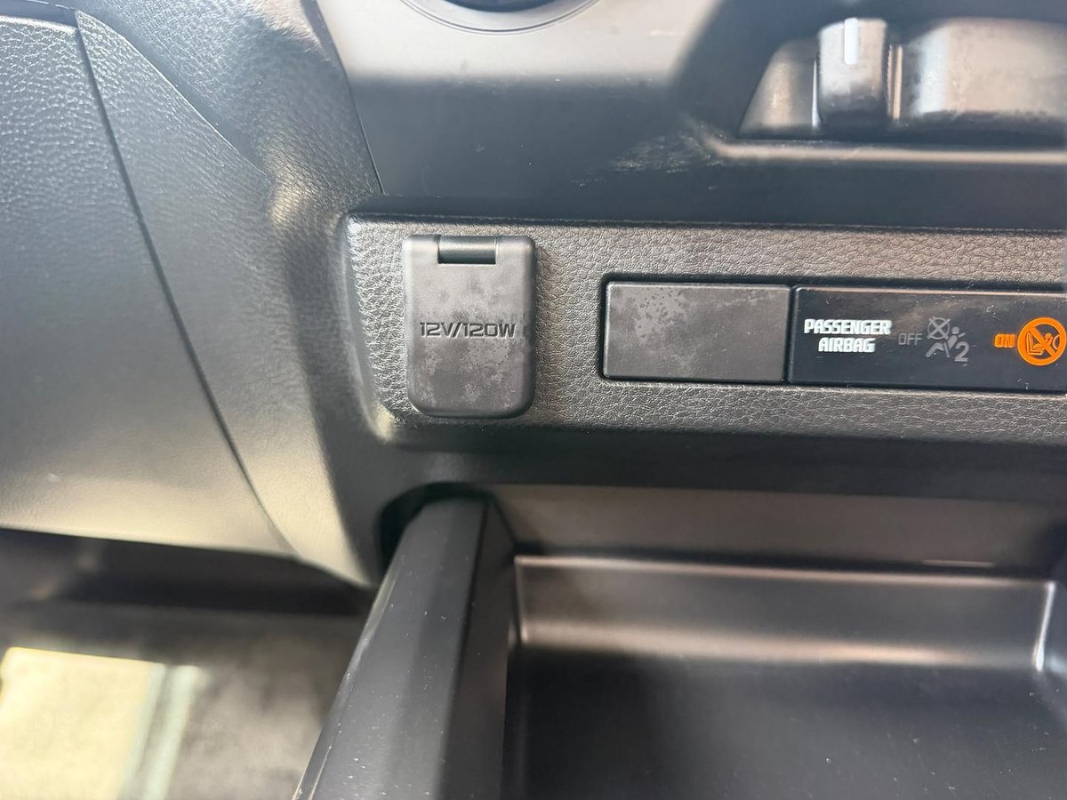 2025 Isuzu D-MAX SX MY25.5 4X4 Dual Range image 16