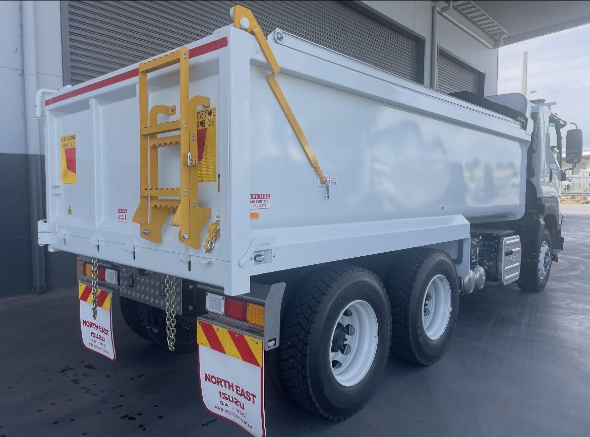 2025 Isuzu F Series Fxy 260-355 At R45 image 3