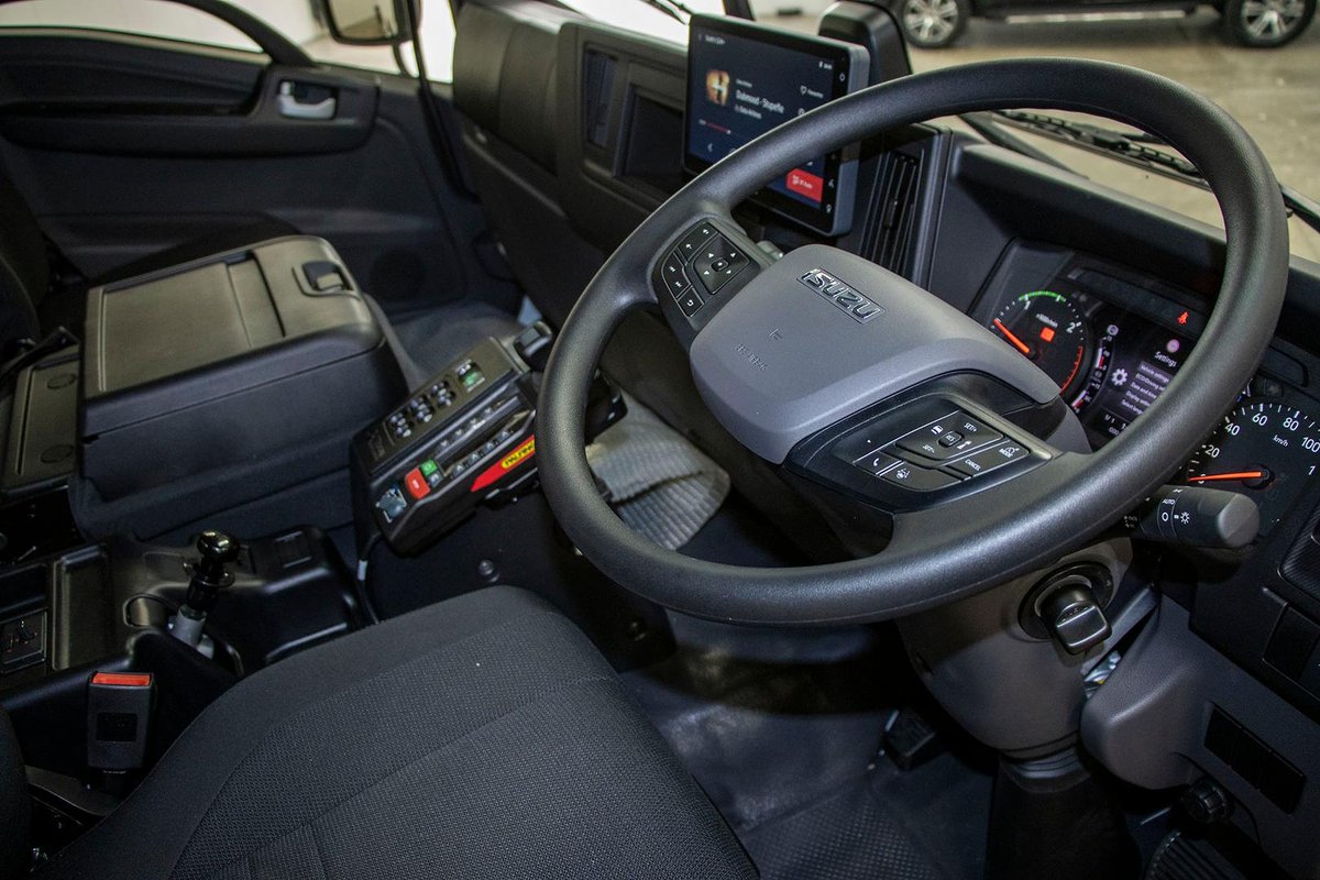 2025 Isuzu F Series Fyj 320-255 At R58 image 6