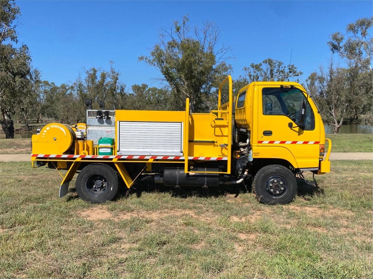 2000 Isuzu N Series NPS 300 image 7