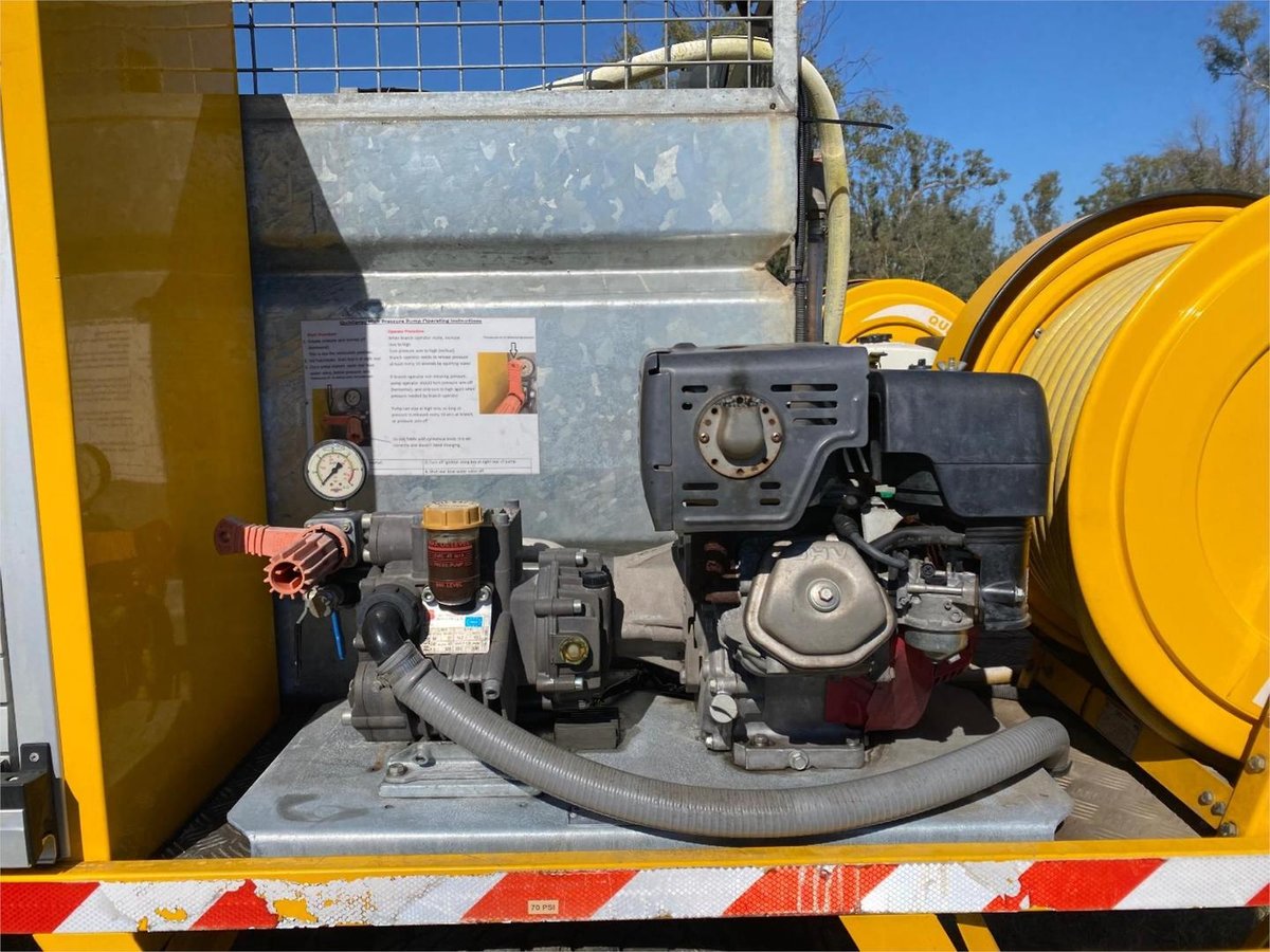 2000 Isuzu N Series NPS 300 image 18