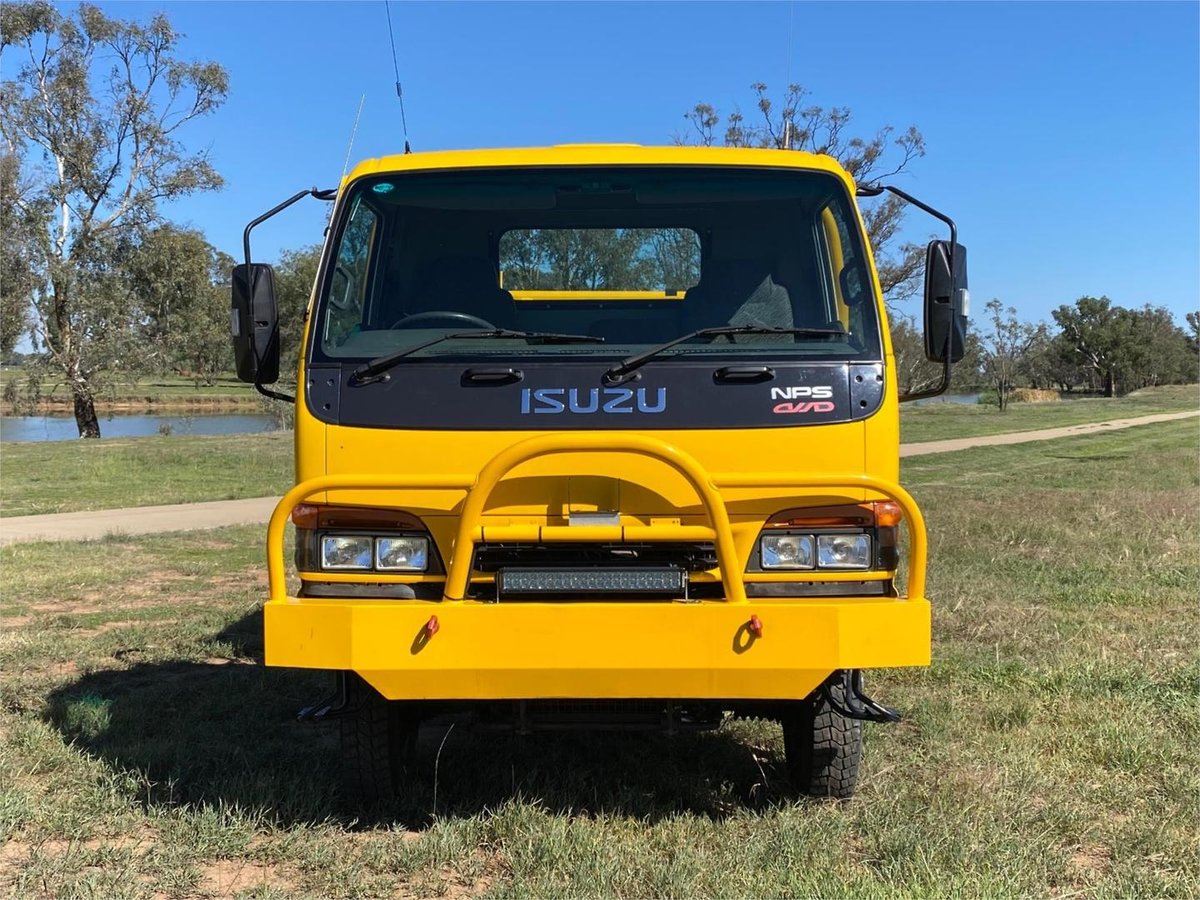 2000 Isuzu N Series NPS 300 image 9