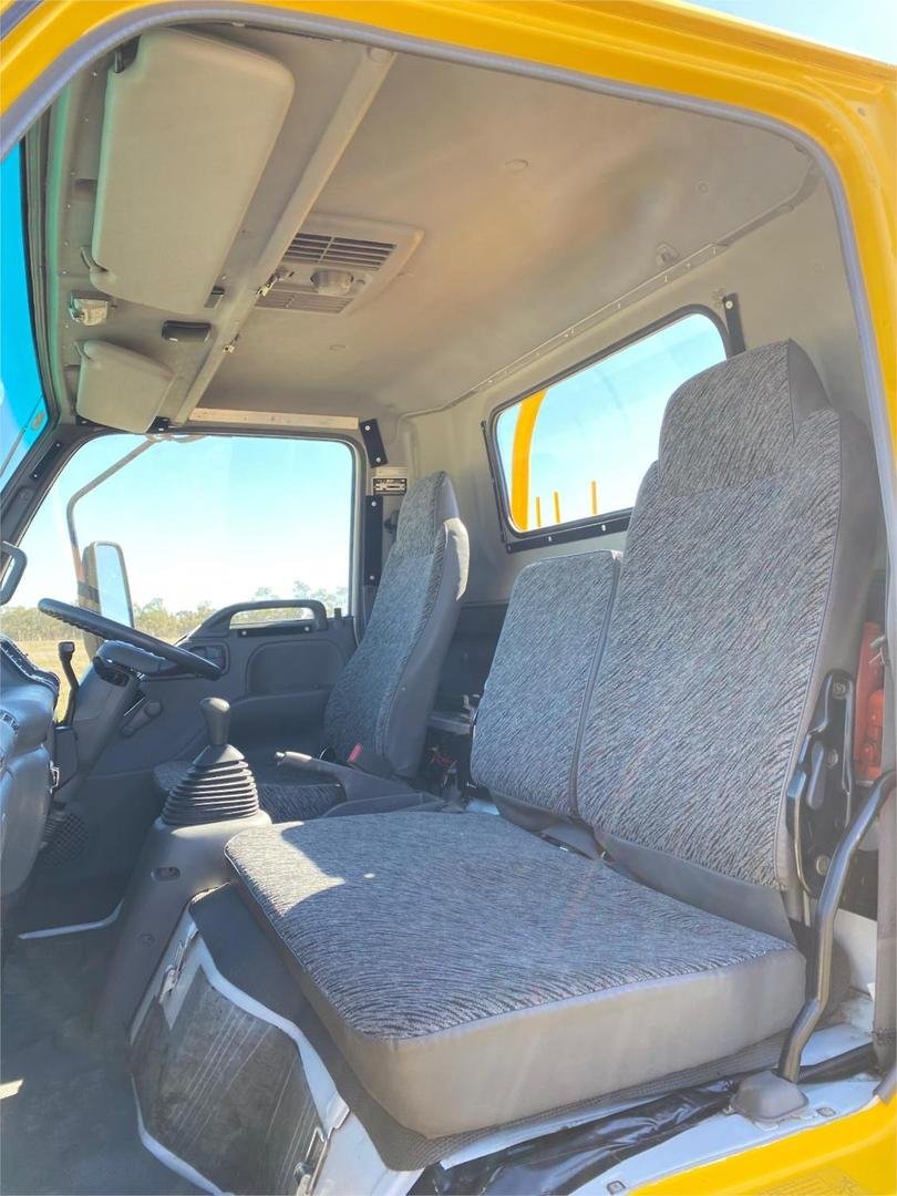 2000 Isuzu N Series NPS 300 image 11
