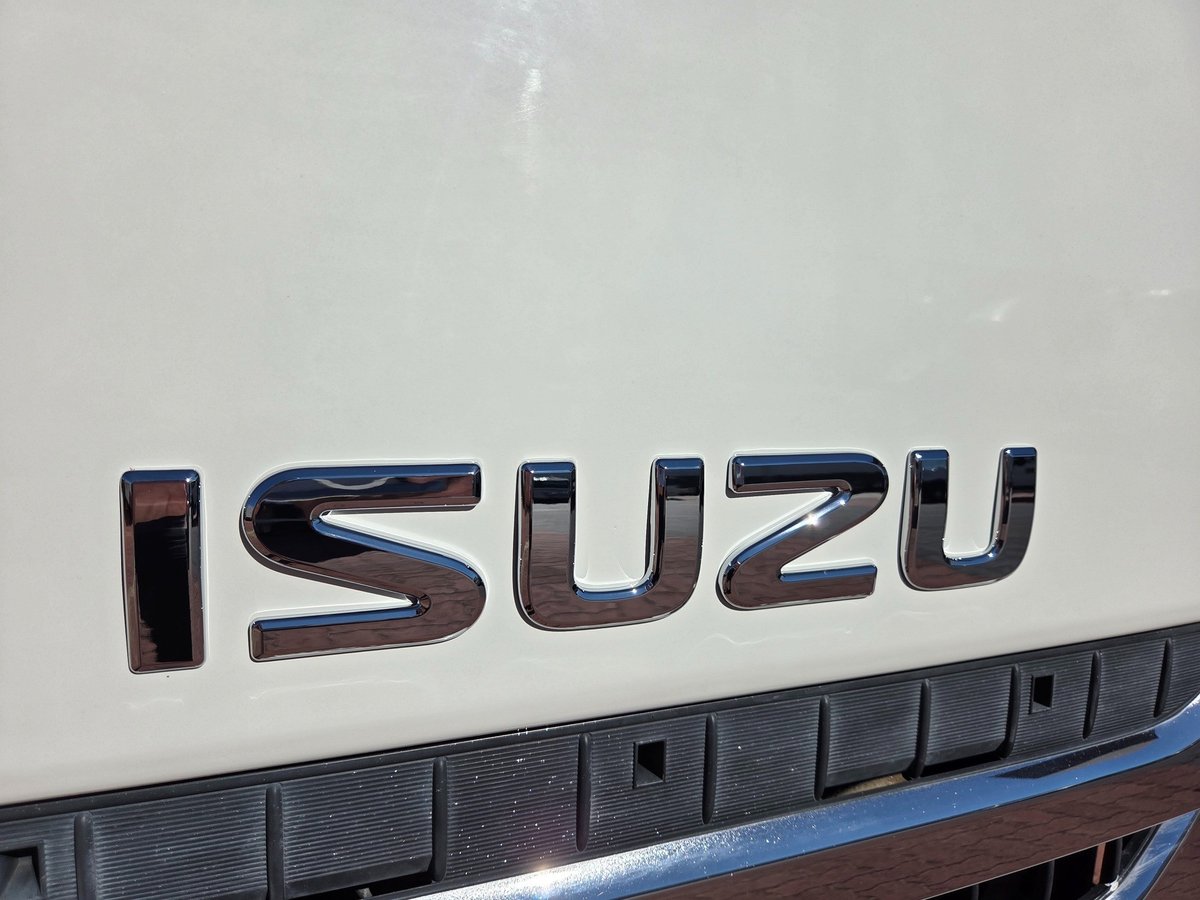 2017 Isuzu Trucks Nqr 87/80-190 Amt 4 Ton Xlwb Tray And Lift image 12