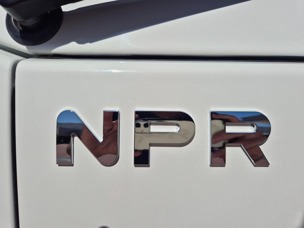 2017 Isuzu Nqr 87/80-190 Amt 4 Ton Xlwb Tray And Lift image 18